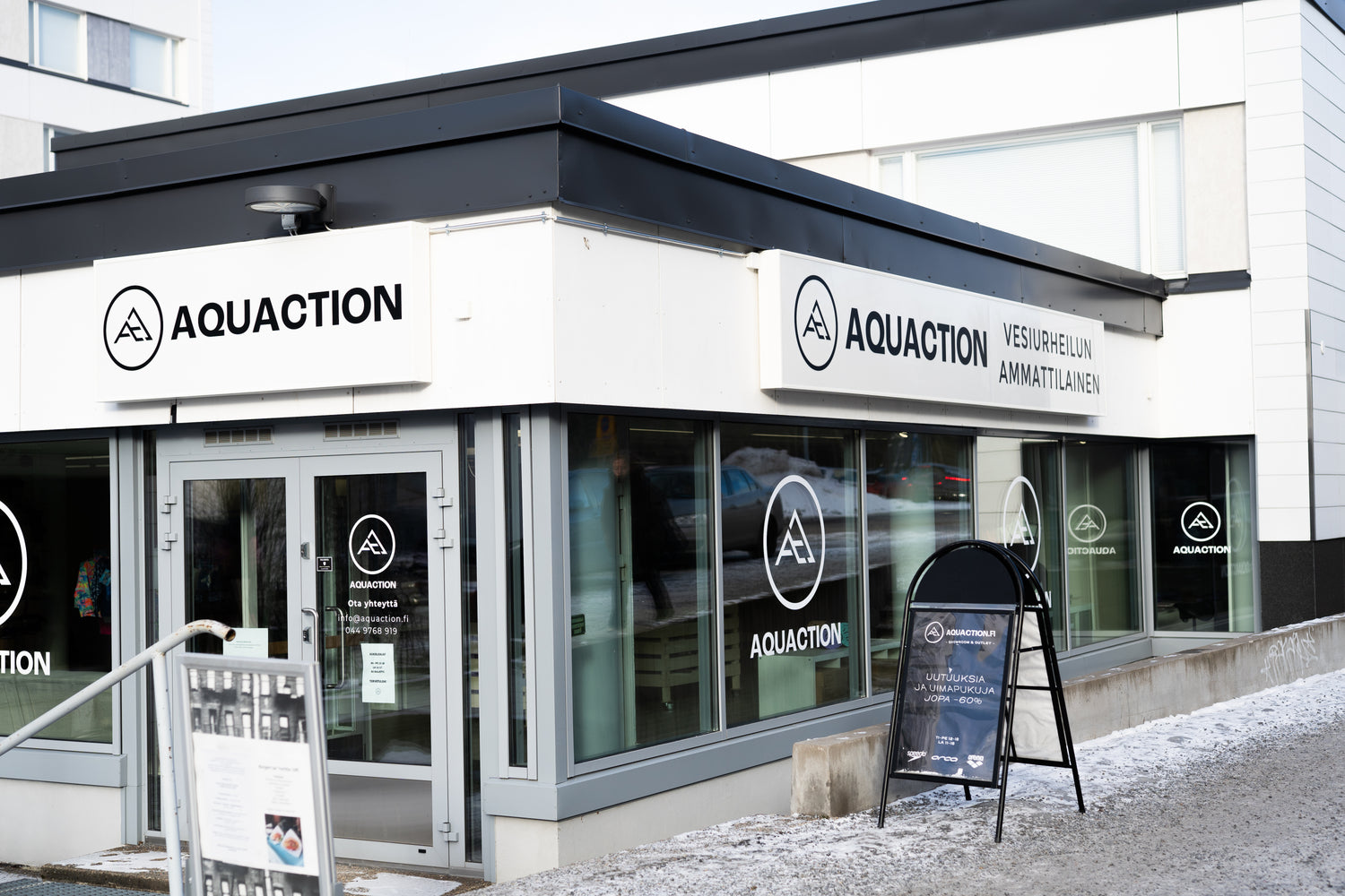 Aquaction myymälä lähellä Kalevan uimahallia