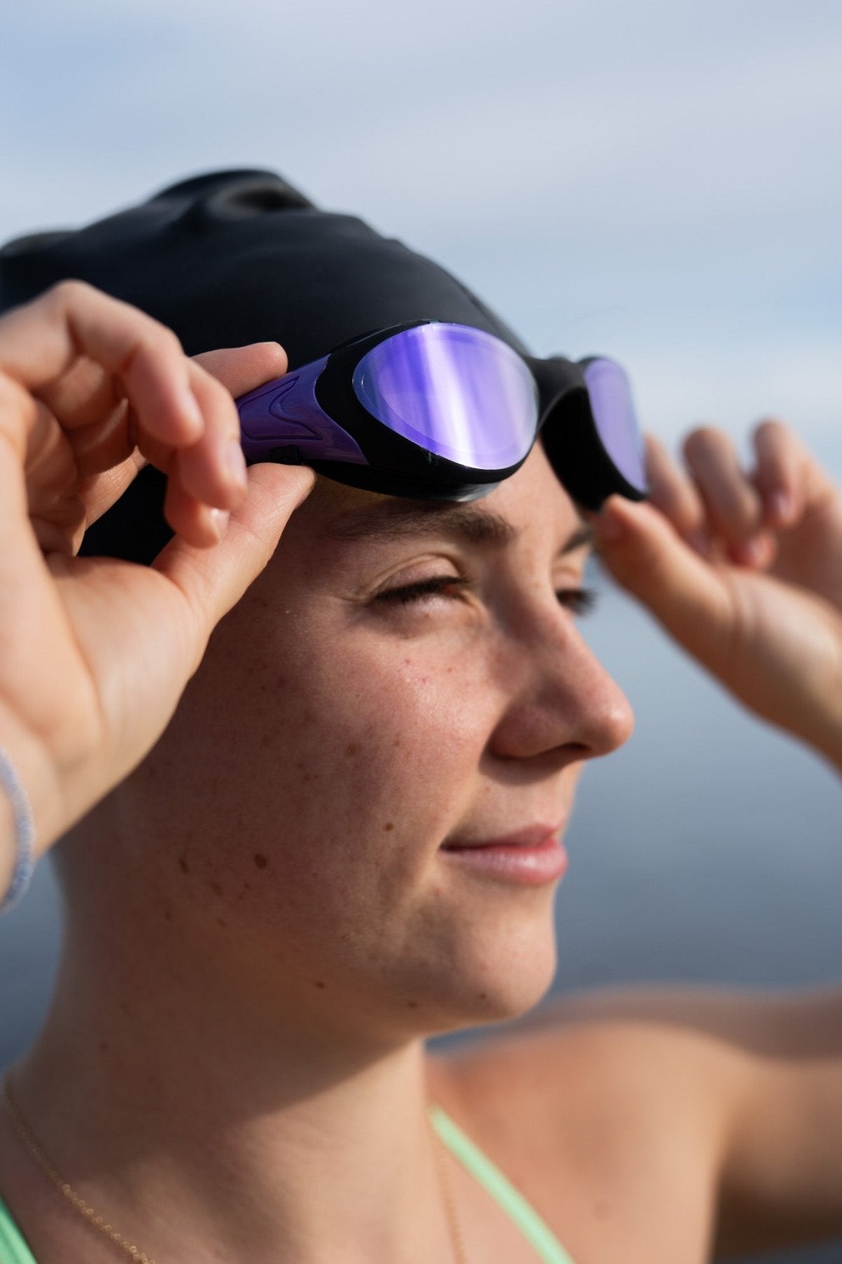 AquaCore Mirror uimalasit, musta-violetti, sivukuva - Aquaction