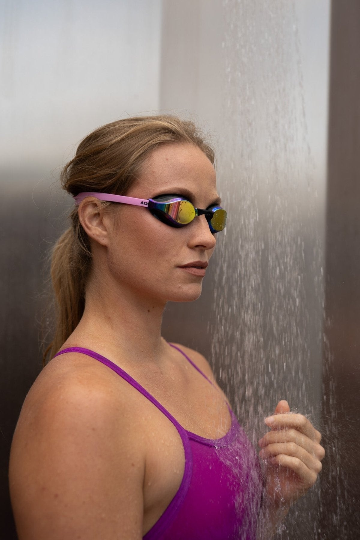 AquaPulse Mirror uimalasit, kulta-pinkkiAquaction