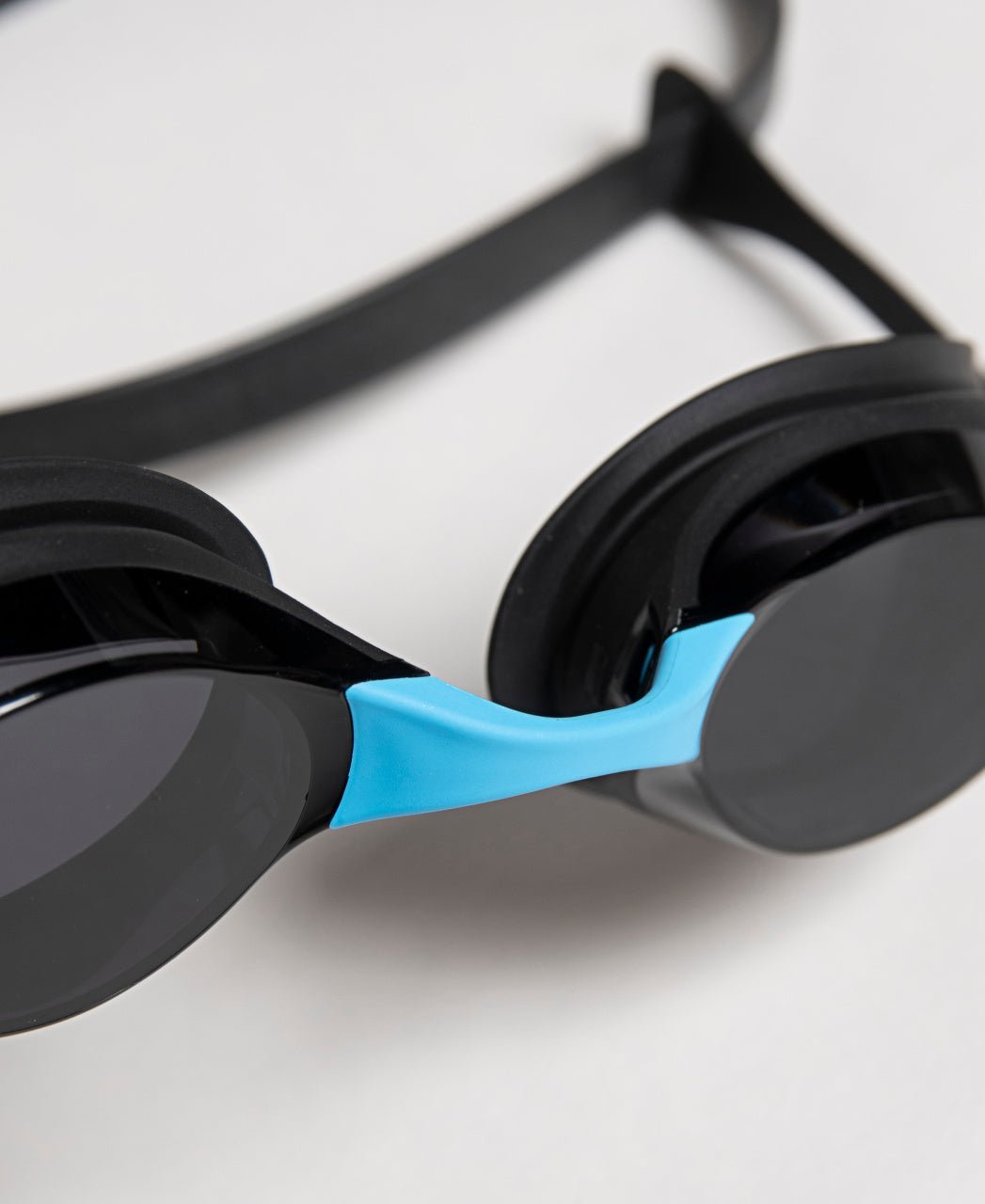 Cobra Swipe Mirror, sini - musta - uimalasi outletArena